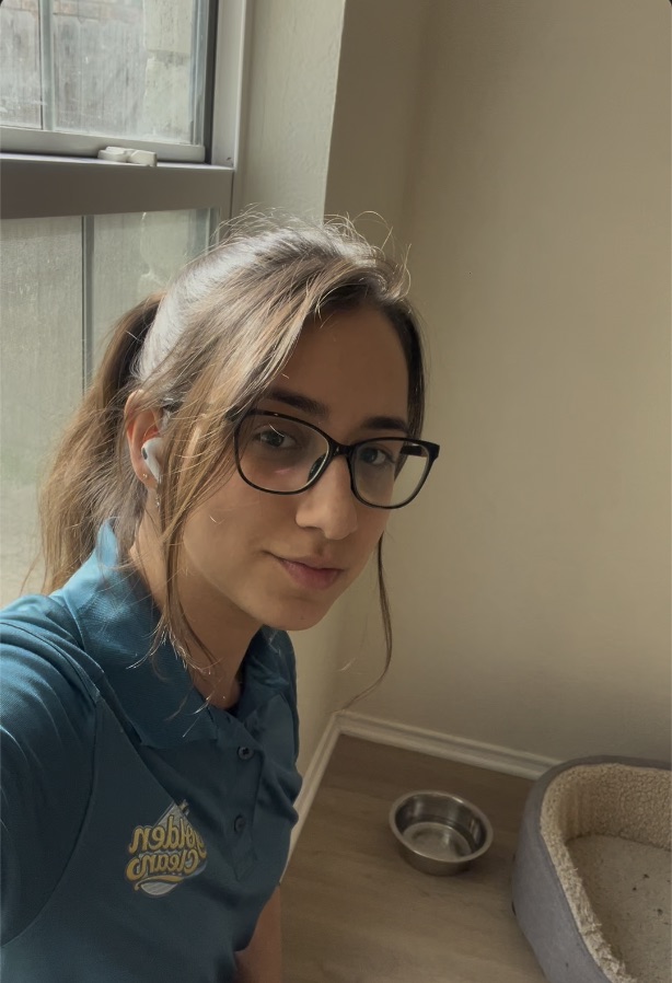 Beatriz, founder of Golden Clean